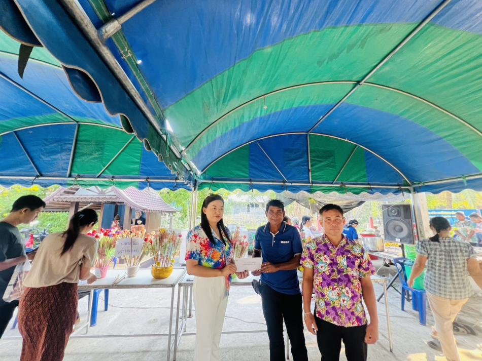 วันพุธที่ 15 เมษายน 2569 นางสาวกัลยรัตน์ คุณโท นายดองค์การบริหารส่วนตำบลเหล่าพรวนร่วมทำบุญทอดผ้าป่าสาทัคคีเพื่อสมทบทุนสร้างเมรุ ณ บ้านคำไหล หมู่ที่ 6 ตำบลโนนงาม อำเภอปทุมราชวงศา จังหวัดอำนาจเจริญ